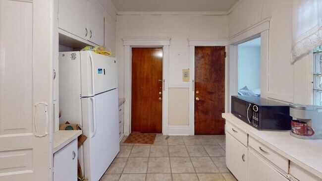 Photo - 1322 S Forest Ave Apartment