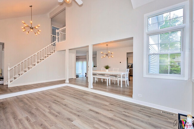 Building Photo - 1229 Thorndale Ln