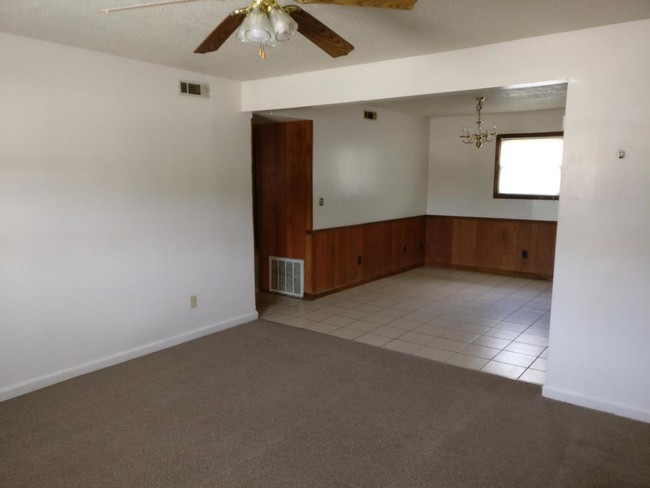 Building Photo - 2857 Themis St