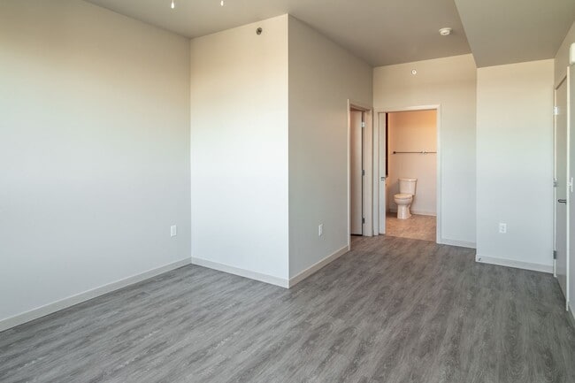 Interior Photo - Arden