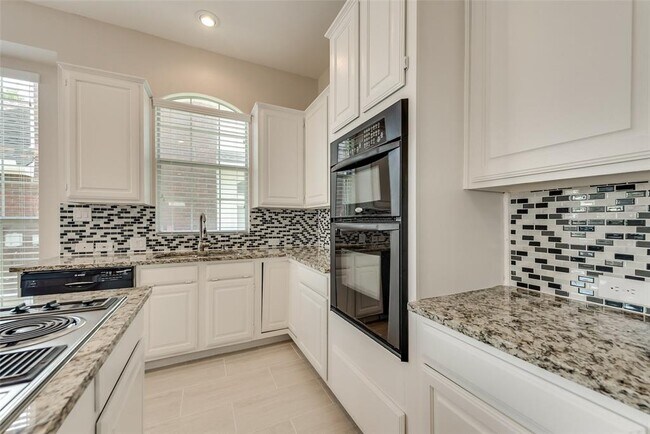 Building Photo - 3612 Chimney Rock Dr