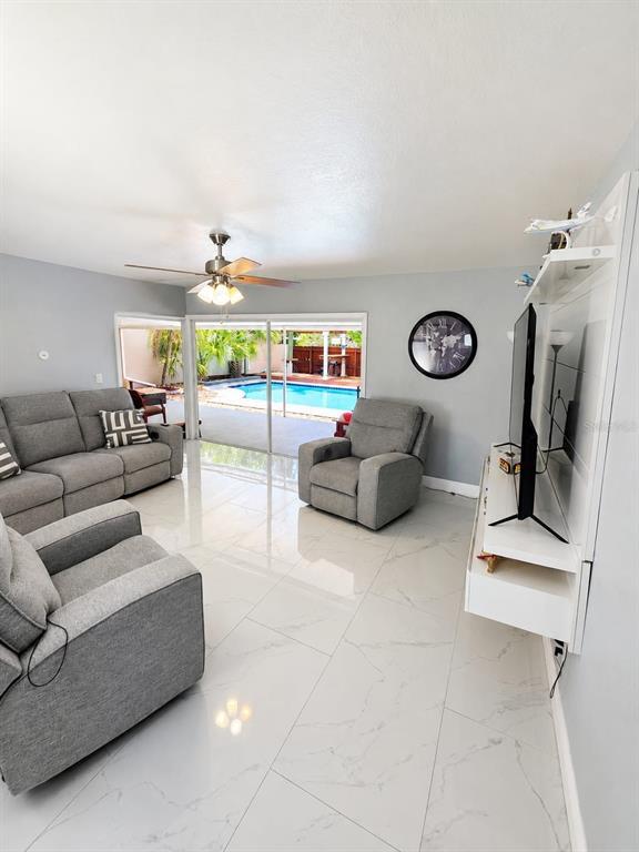 Foto del edificio - 5124 Springwood Dr