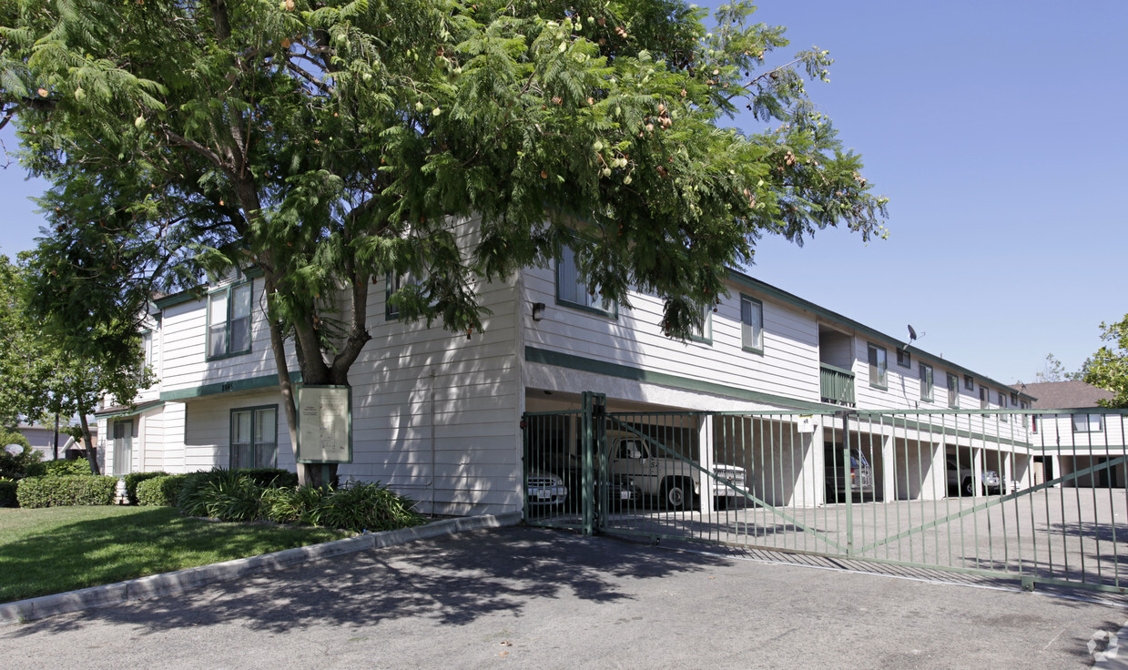 Primary Photo - Juniper Apartments