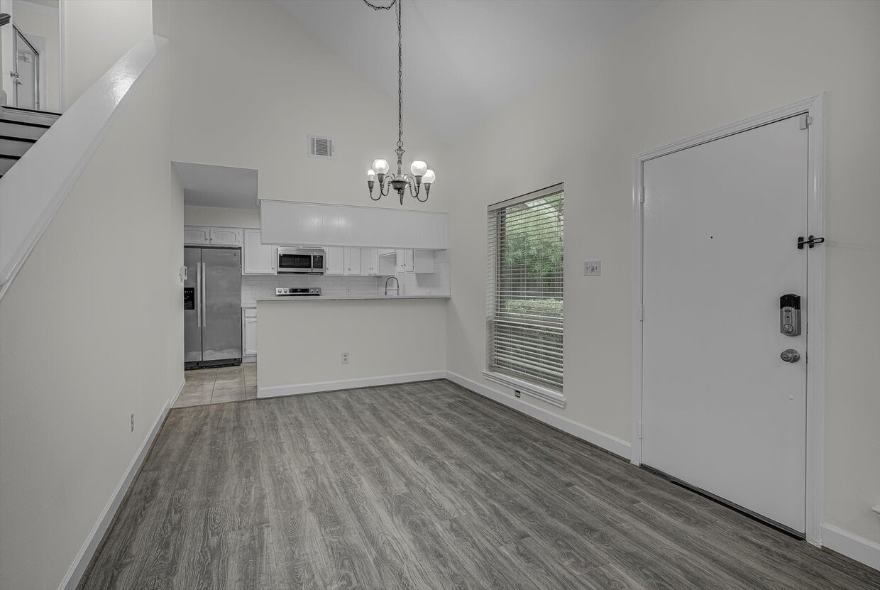 Foto principal - 13975 Hollowgreen Dr