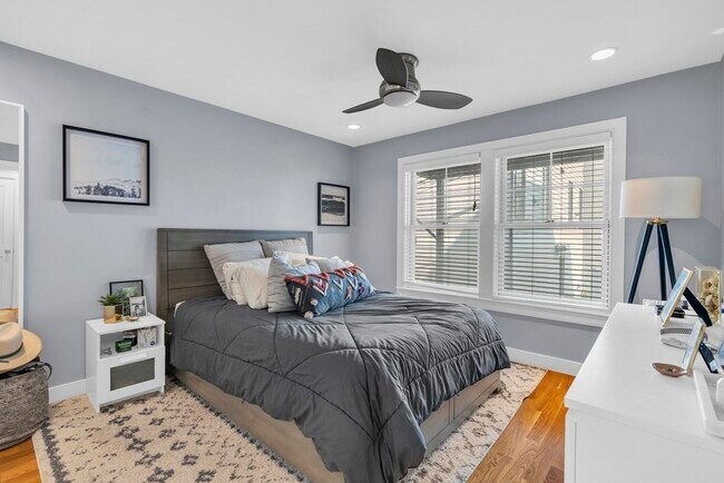 Foto del edificio - 530 E 3rd St