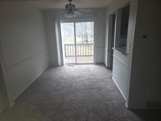 Foto del edificio - 407 Mathews Rd