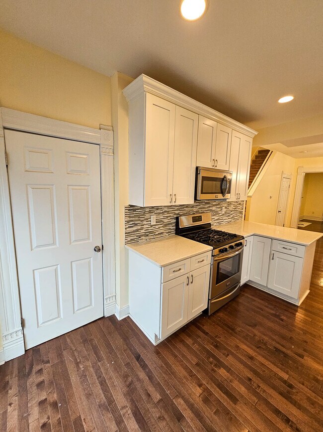 Foto del edificio - 389 W 4th Ave