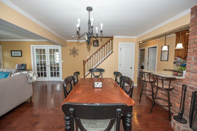 Building Photo - 87 Tardy Ln N