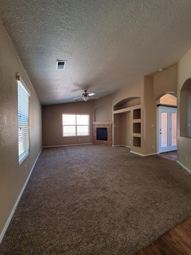 Foto del edificio - 2564 Cerro Parrido Rd SE