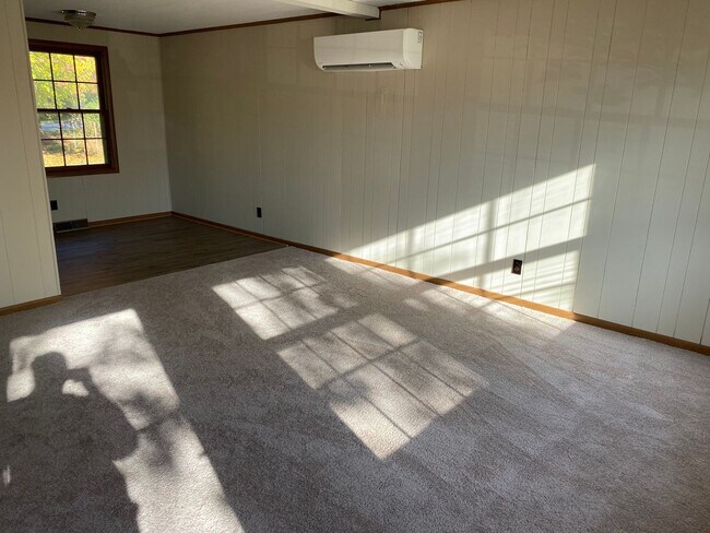 Building Photo - Two Bedroom Single Family Home in Aberdeen...