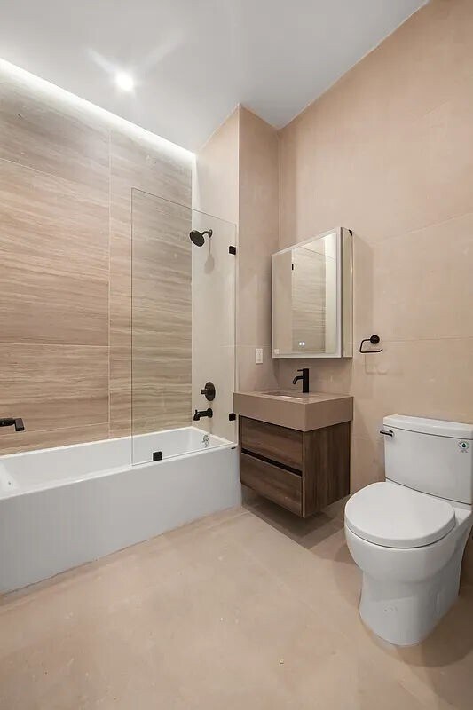 Foto del edificio - 321 E 17th St
