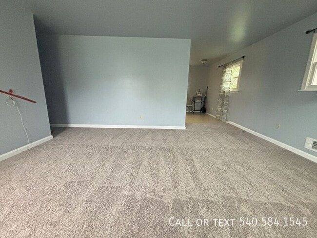 Building Photo - 4230 Moomaw Ave NW