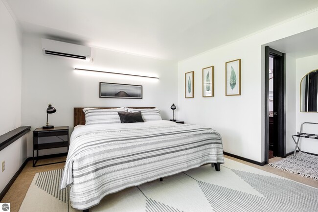 Foto del edificio - 5000 Town House Rd