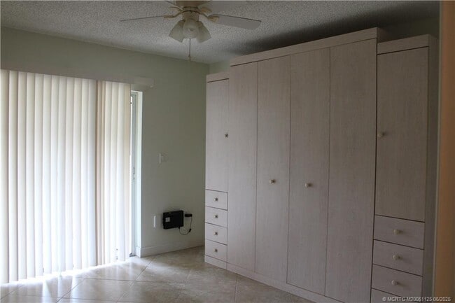 Building Photo - 2600 S Kanner Hwy