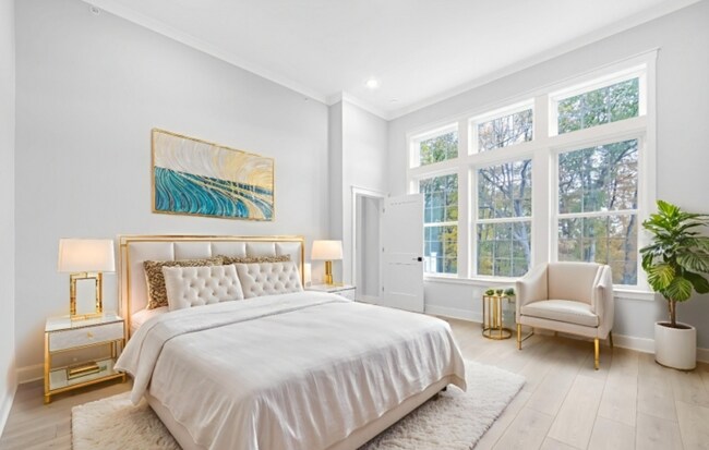 Building Photo - 38 Hillandale Dr