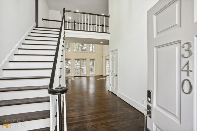 Building Photo - 340 Ledgemont Ct NE