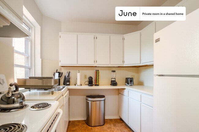 Foto del edificio - Room in Shared 4 bed/1 bath home