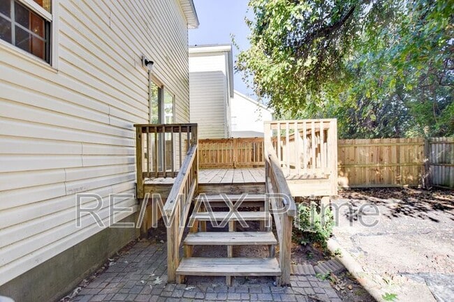 Photo - 960 Railroad Ave House