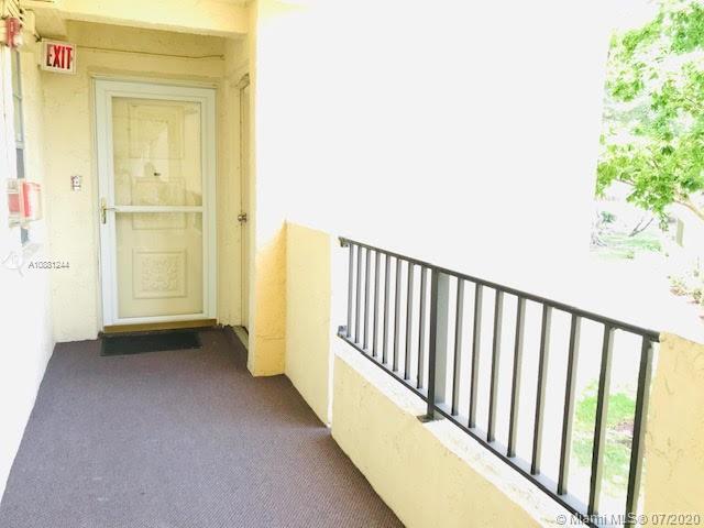 Foto del edificio - 3910 Inverrary Blvd