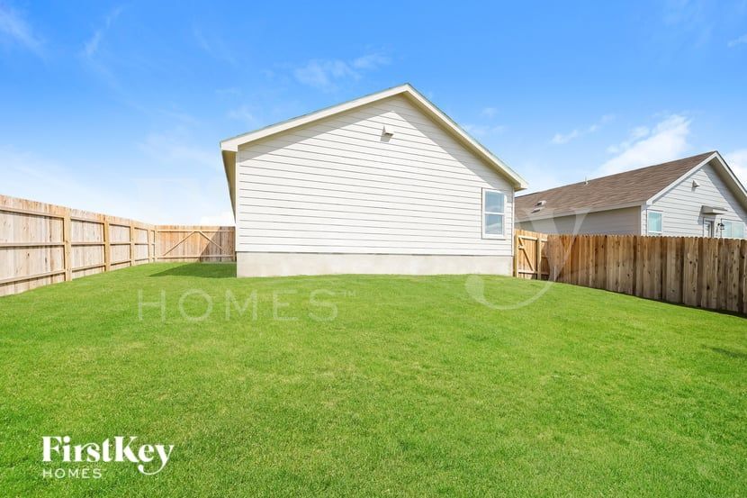 Foto del edificio - 6532 Scarecrow Wy
