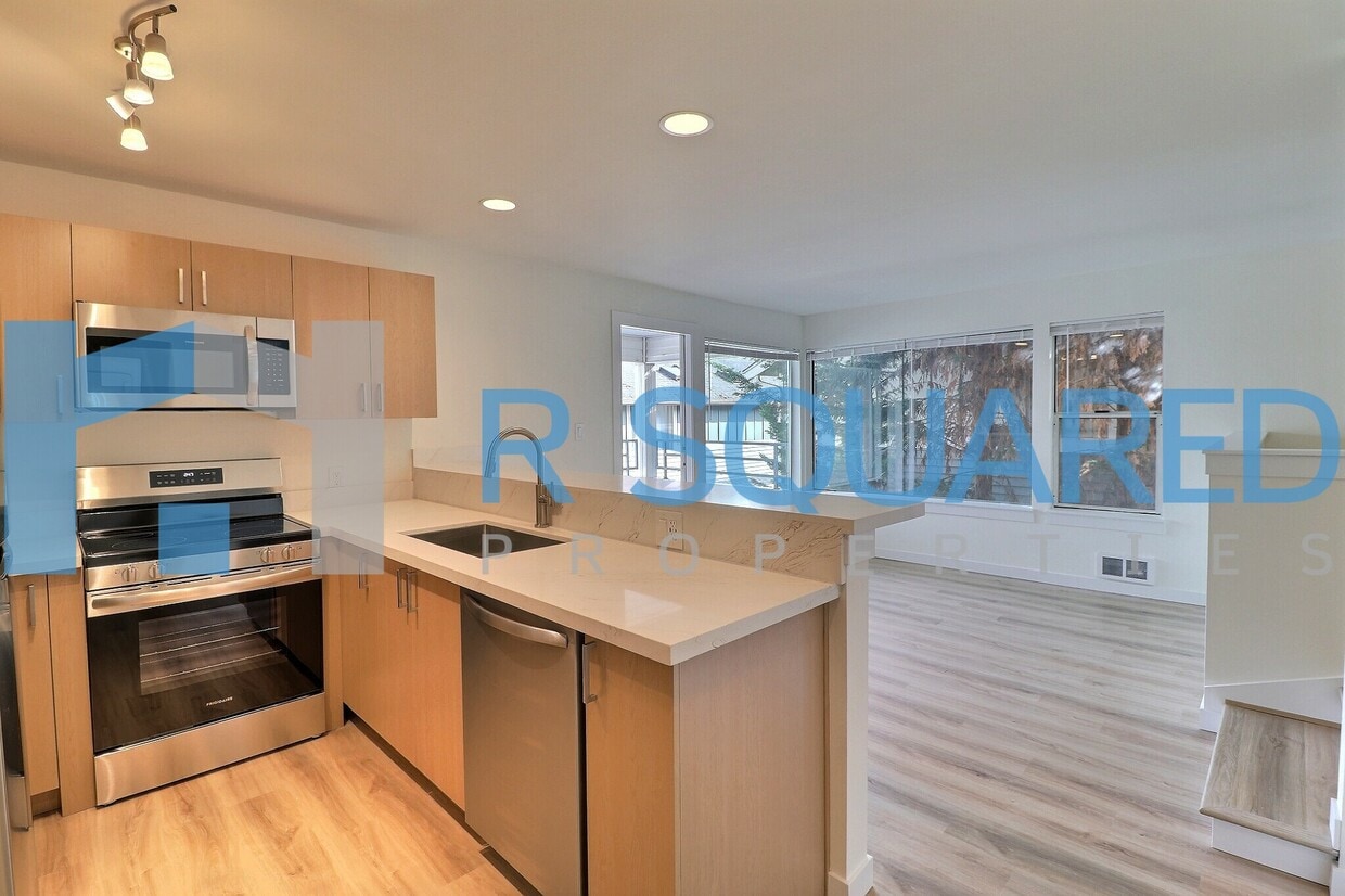 Photo - 3910 Whitman Ave N (Seattle, WA)