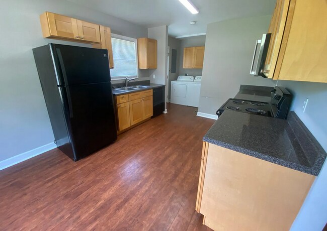 Foto del edificio - 3 BD/2 BA