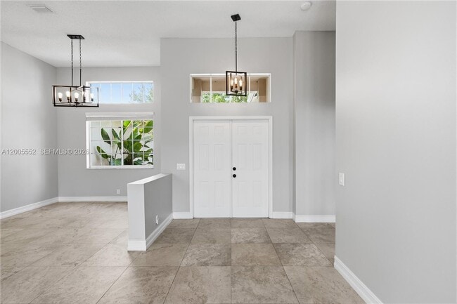 Building Photo - 849 Crestview Cir