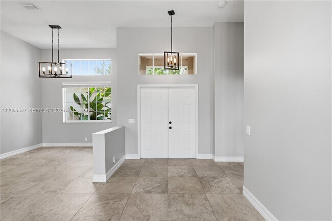 Foto del edificio - 849 Crestview Cir