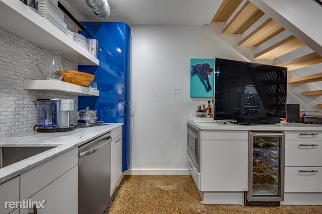 Foto del edificio - 1 br, 1 bath Condo - 2727 Hood St Apt 105