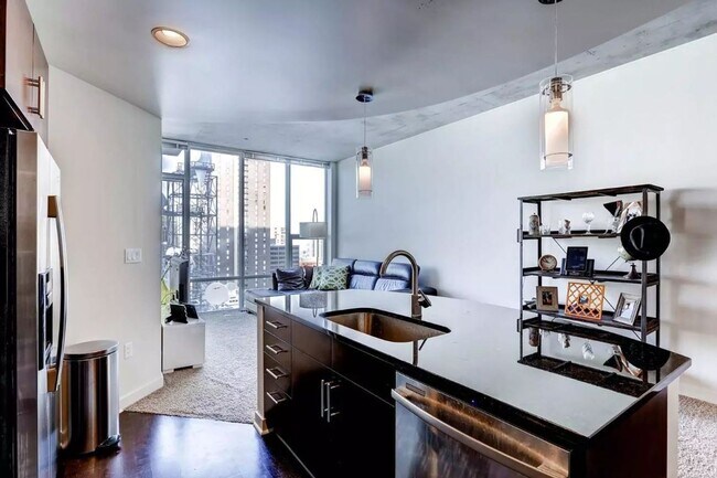 Foto del edificio - Move In Special !! Beautiful 1 bedroom Apa...