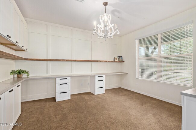 Foto del edificio - 9372 W Louise Dr