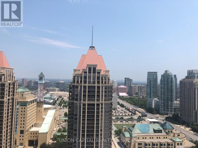 Photo du bâtiment - 4065-4065 Confederation Pkwy