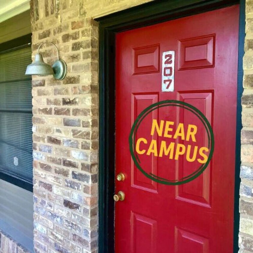 Foto principal - 1214 Baylor Ave
