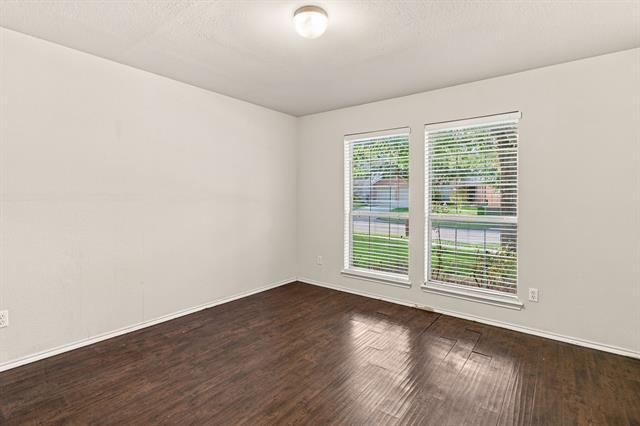 Foto del edificio - 5905 Calloway Dr
