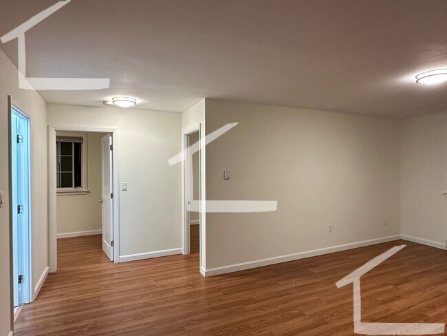 Foto del edificio - Brighton Two Bedroom