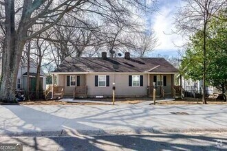 Building Photo - 488 Ramona St NE