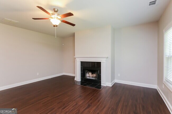 Foto del edificio - 5941 Apple Grove Rd NE
