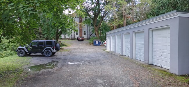 Rear of Building / Parking - 501 Park Ave