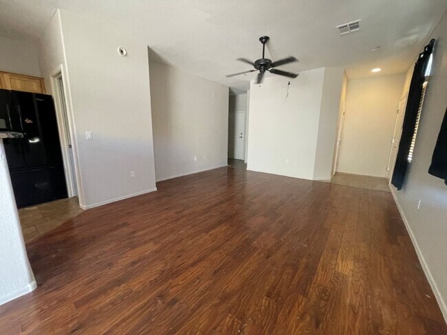 Photo - 2150 W Alameda Dr Apartment