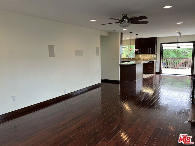 Foto del edificio - 1019 Camino Real