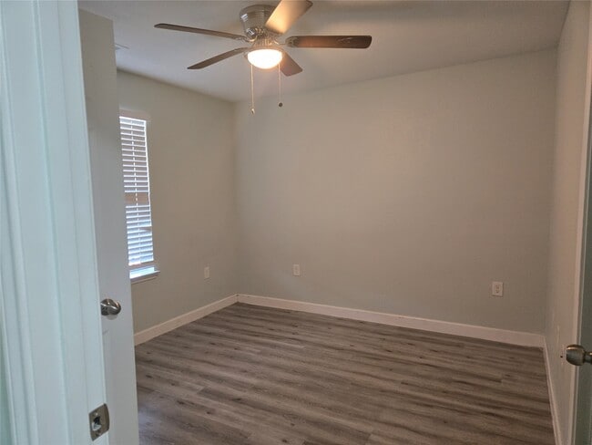 Building Photo - 22061 Russell Dr