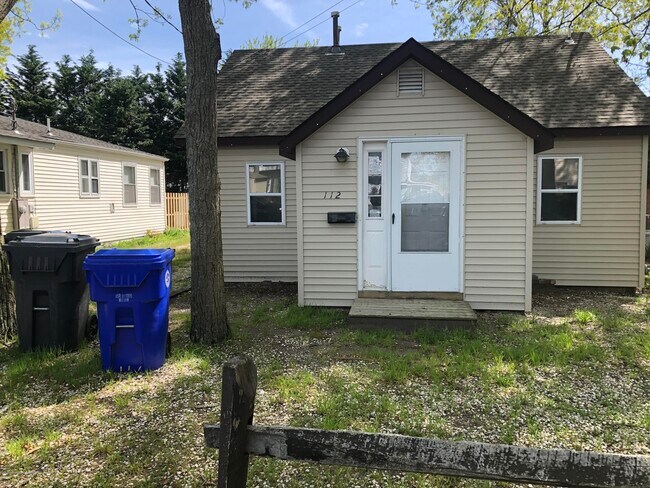 Building Photo - 112 McKay Dr
