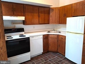 Building Photo - 311 N Randolph St