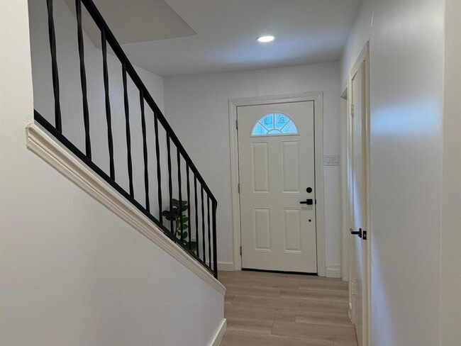 Building Photo - 5239 Arboles Dr