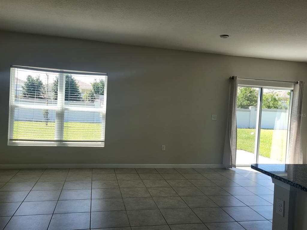 Foto del edificio - 1546 Finnigan Cir