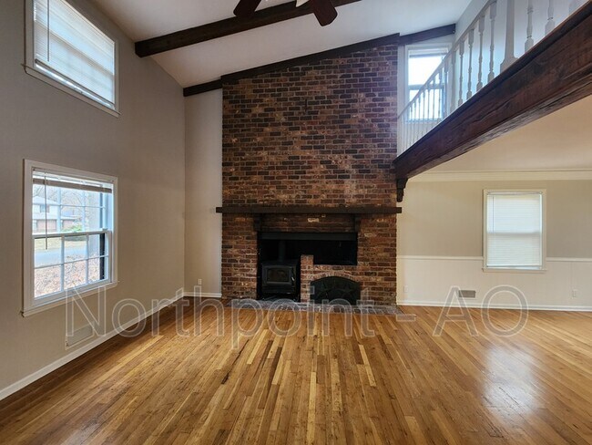 Building Photo - 500 SW Westminister Rd