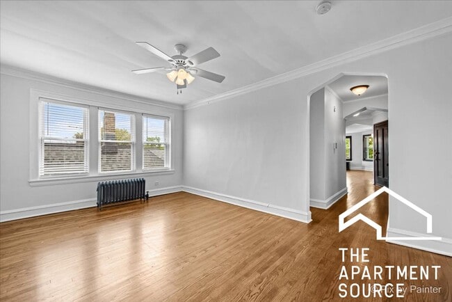 Building Photo - 2252 W Winnemac Ave