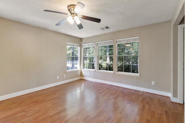 Foto del edificio - 6139 Spruce Bough Ct
