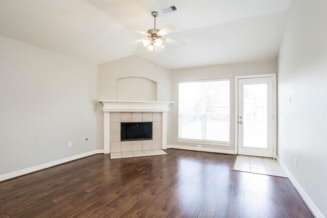 Foto del edificio - 5119 Lost Cove Ln