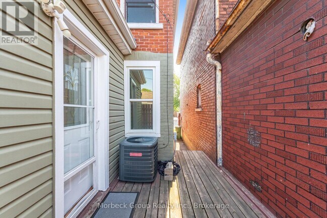 Photo du bâtiment - 151 Lottridge St